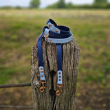 TrinketyPaws™ | BioThane® wasserdichte zweifarbige Trainings Leine® | HANDSFREE | Navy & Pastel Blue mit rosegoldenen Beschlägen