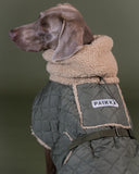 PAIKKA | Quilted Sherpa Jacke | Hunde Steppjacke | Olive