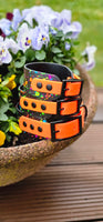 TrinketyPaws™ | BioThane® wasserdichtes SIGHTHOUND Halsband® mit Leine (optional) | Neon Splatter Collection | Black & Neon Orange