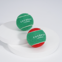 CocoPup London | Tennisball in limitierter Auflage | Weihnachtsrot & Grün